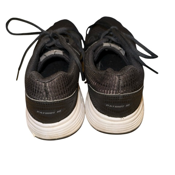 ASICS Women’s Black Running Patriot 10 Sneakers - Picture 4 of 6